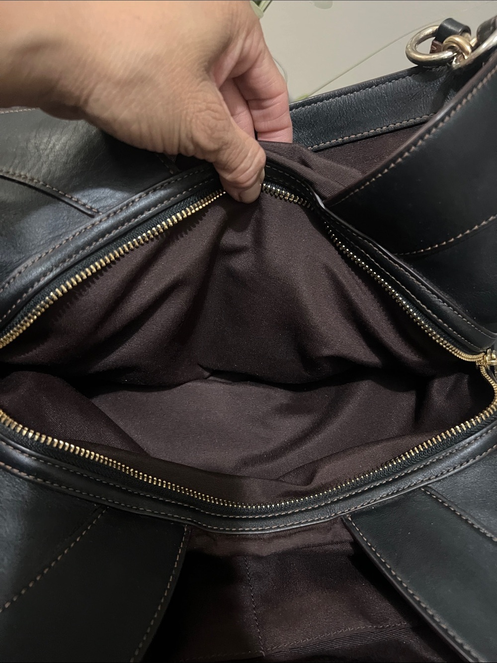 Coach Lexy Black & Tan Shoulder Bag EUC retail $349 - Picture 8 of 11